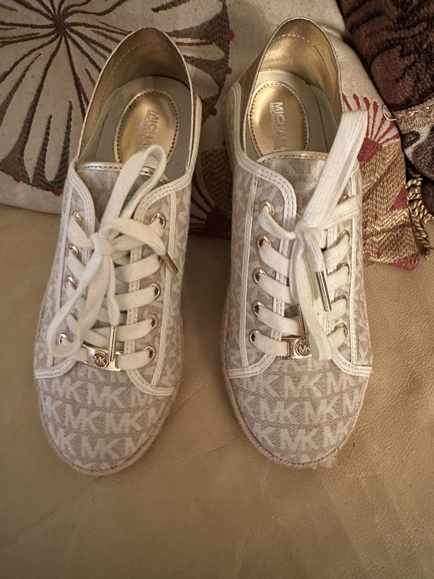New Michael Kors Ladies Shoes Size 7 125 Bucks 