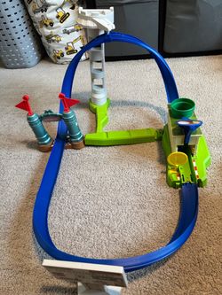 Hot wheels MarioKart Slam Track
