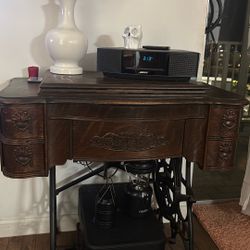 Antique Sewing Machine Great Condition 