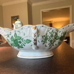 Herend Handled Oval Basket in Chinese Bouquet 5.5” x 5.5” x 5”h Smoke free household