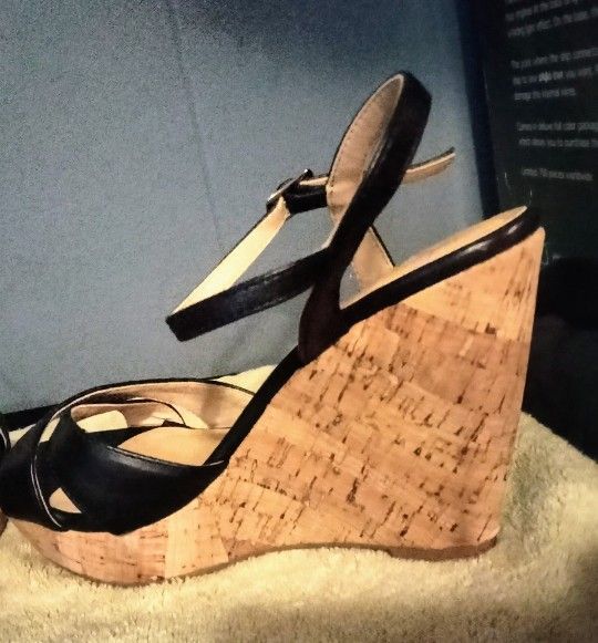 Delicious Wedge Sandals 