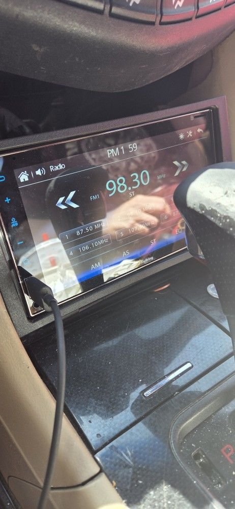 Full Touch Radio