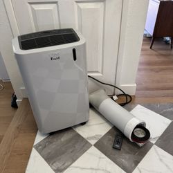 DeLonghi 12000 BTU Air Conditioner