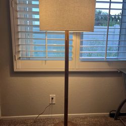 Threshold Floor Lamp 