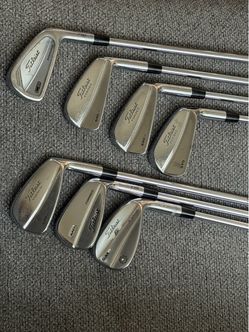 Titleist Combo Iron Set 4-P (48°) - Dynamic Gold S200 Stiff steel
