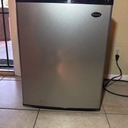 Mini Fridge With Freezer