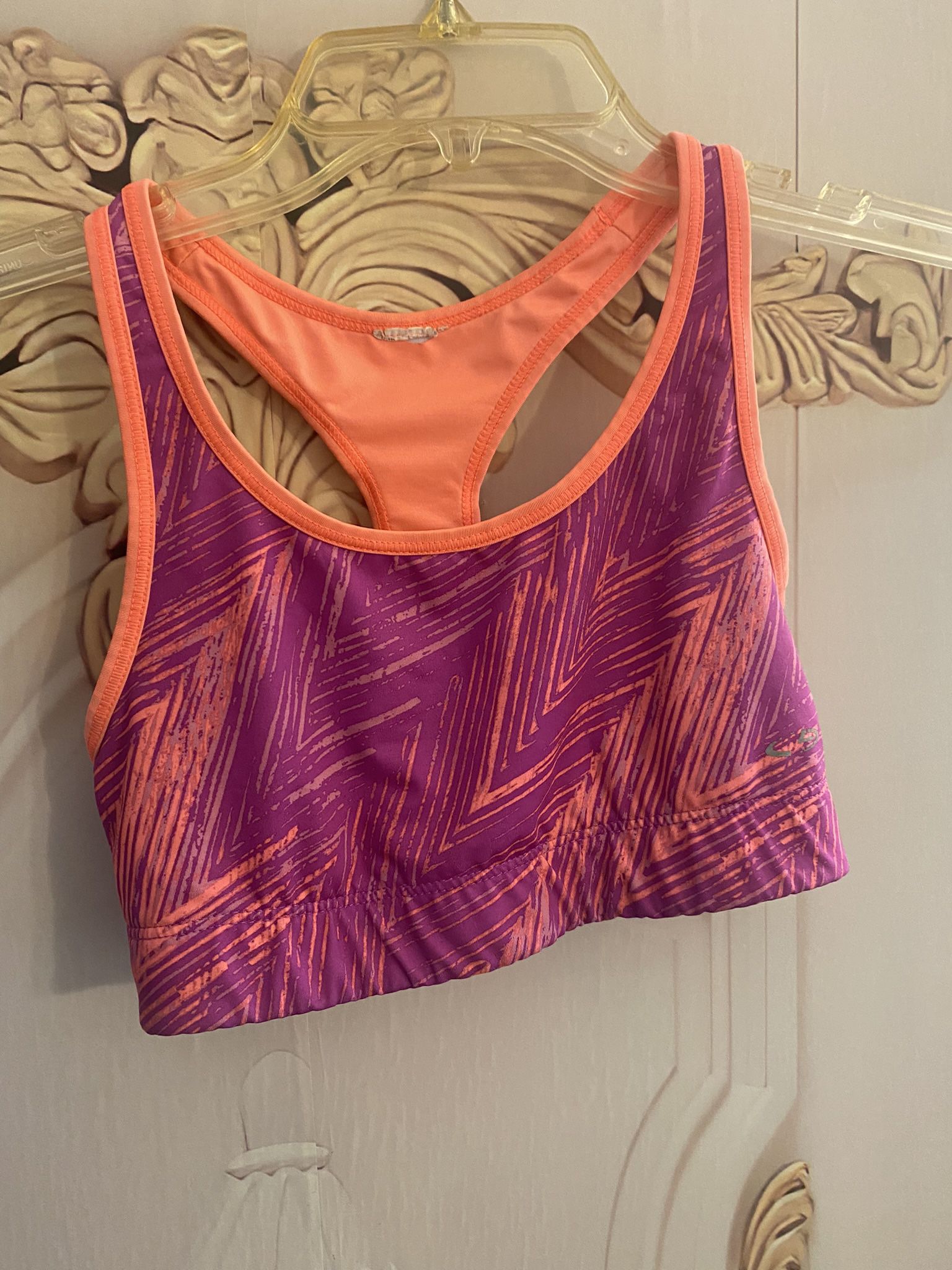 9 Champion Reversible Women's Sports Bra offers comfortable fit that holds  small for Sale in Philadelphia, PA - OfferUp