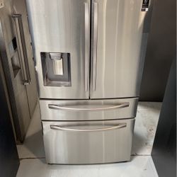 Open box 22 ft.³ food showcase counter depth for door, French door refrigerator in stainless steel