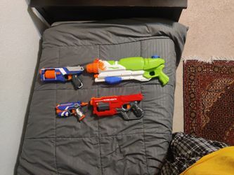 4 Nerf Guns