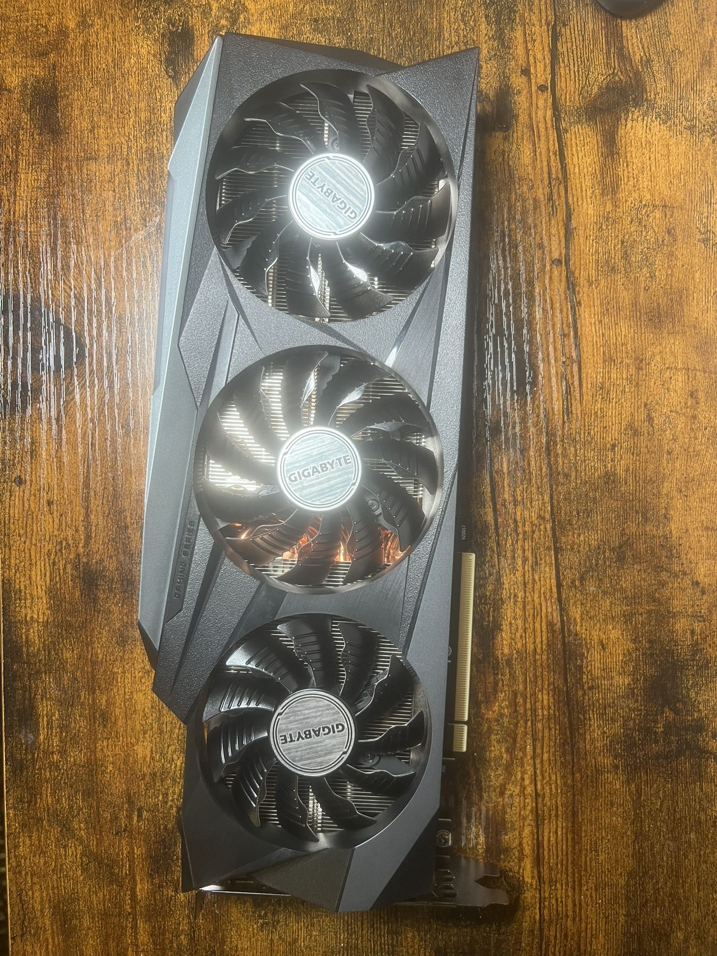 Gigabyte RTX 3080 10GB – Excellent Condition | Powerful GPU for Gaming & Editing