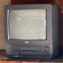 13” RCA CRT TV w VHS Combo 