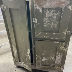 Old Ice Box 