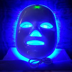 LED Light Therapy Mask (New in Box)