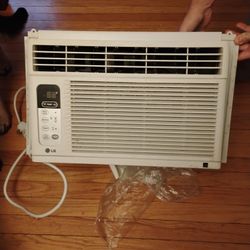 LG Air Conditioner 