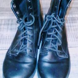 Boots/black. Size USA 8 ( Brand : Time and True.