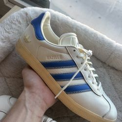 Adidas Gazzelle ( Size 9 Brand New ) 