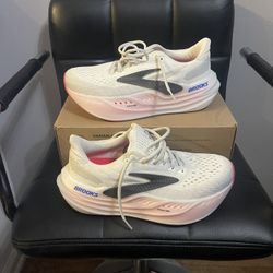 Brooks Glycerin Max Size 8.5 Women’s/7 Men’s $110