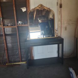 Entry Table With 2 Drawers. Comes With Gold Mirror.