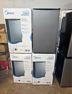 Midea 3.3 cu ft Compact Refrigerator: Energy Star Certified, Freestanding, Silver, Reversible Door, 3 Shelves