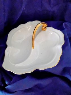Royal Albert Val D'or leaf shape dish