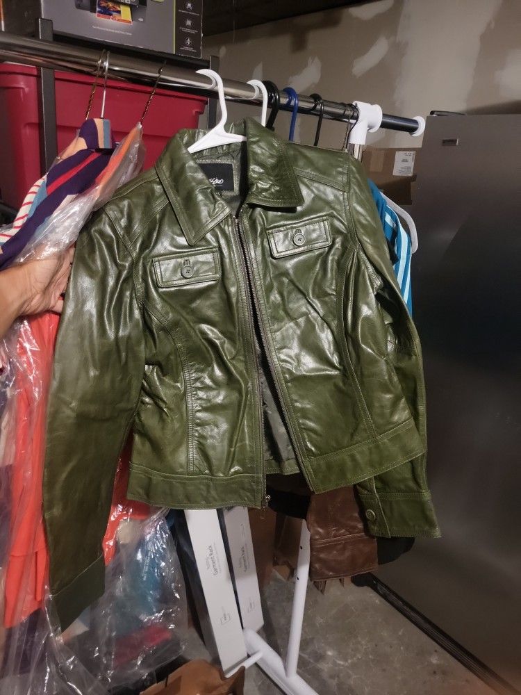 Garage Sale. Women's, Men's, Kids Clothes, Shoes And Housewares