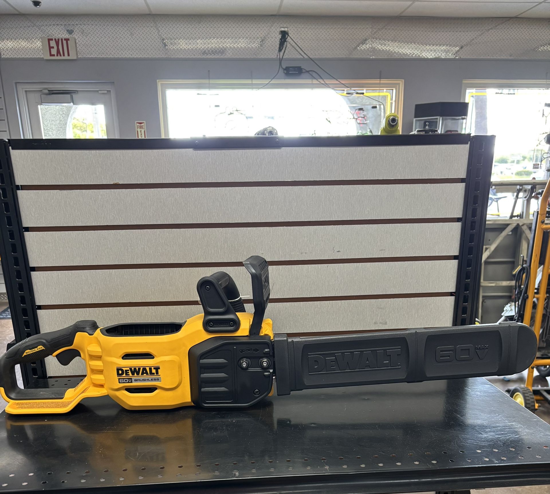Dewalt Chainsaw DCCS672B