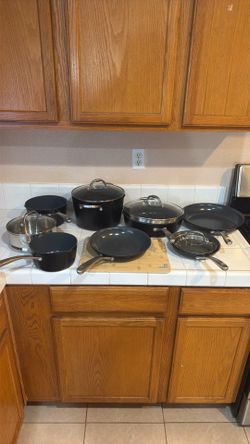 Pots and pan set