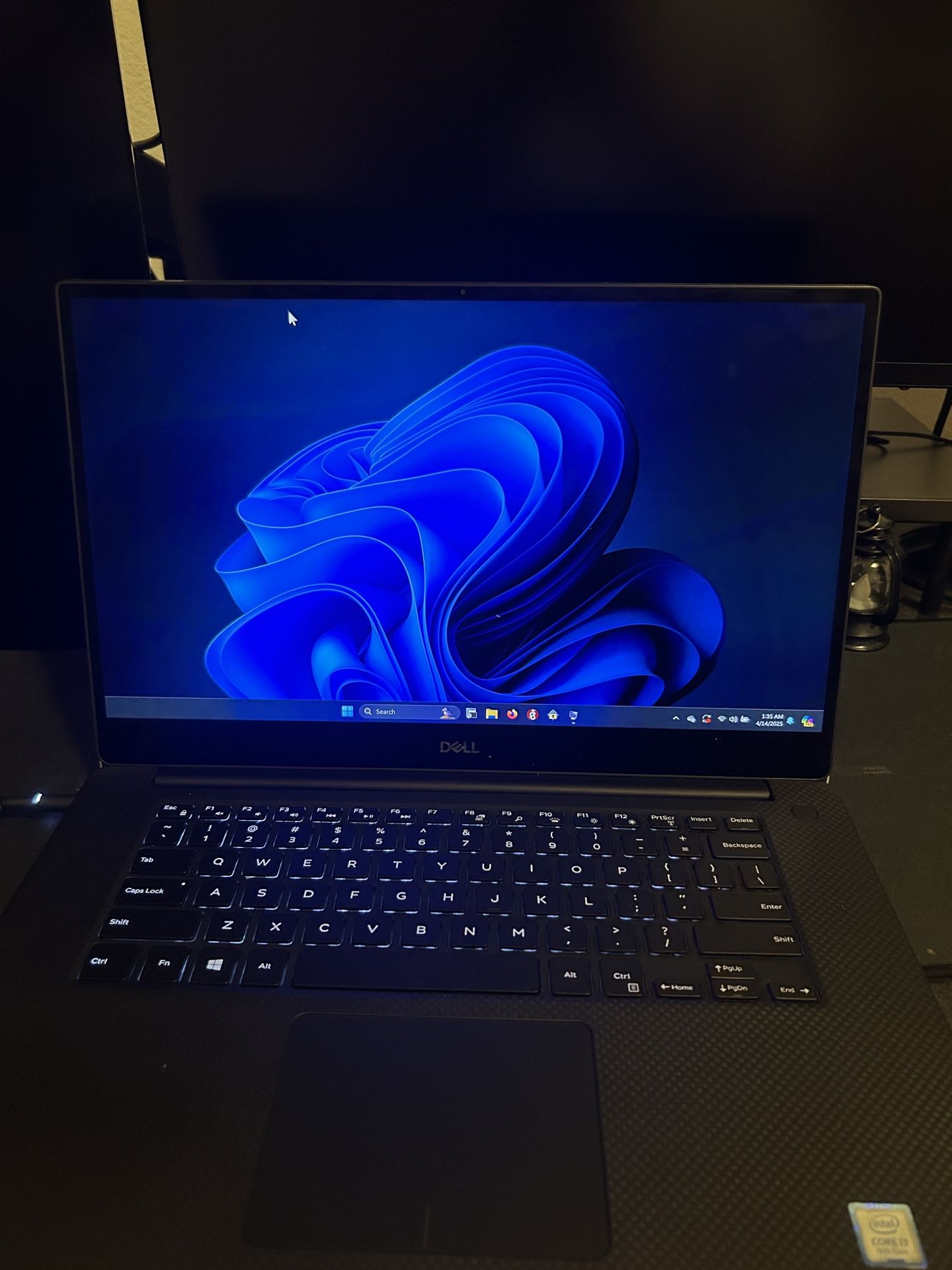 Laptop - Dell XPS 15 7590 4K OLED i7-9750H 32GB 1TB SSD GTX 1650