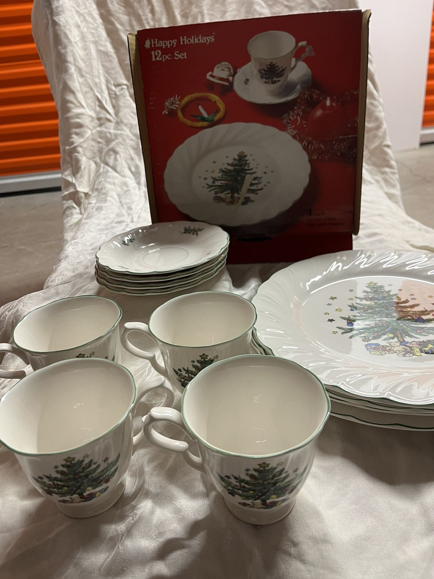 Vintage collectible NIKKO Happy Holidays Christmas Tree 12 pc