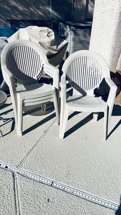 Grosfillex Fanback Outdoor Chairs
