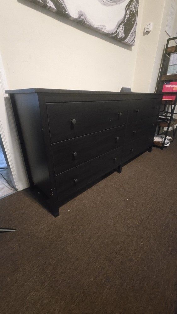 Dresser Six Drawes