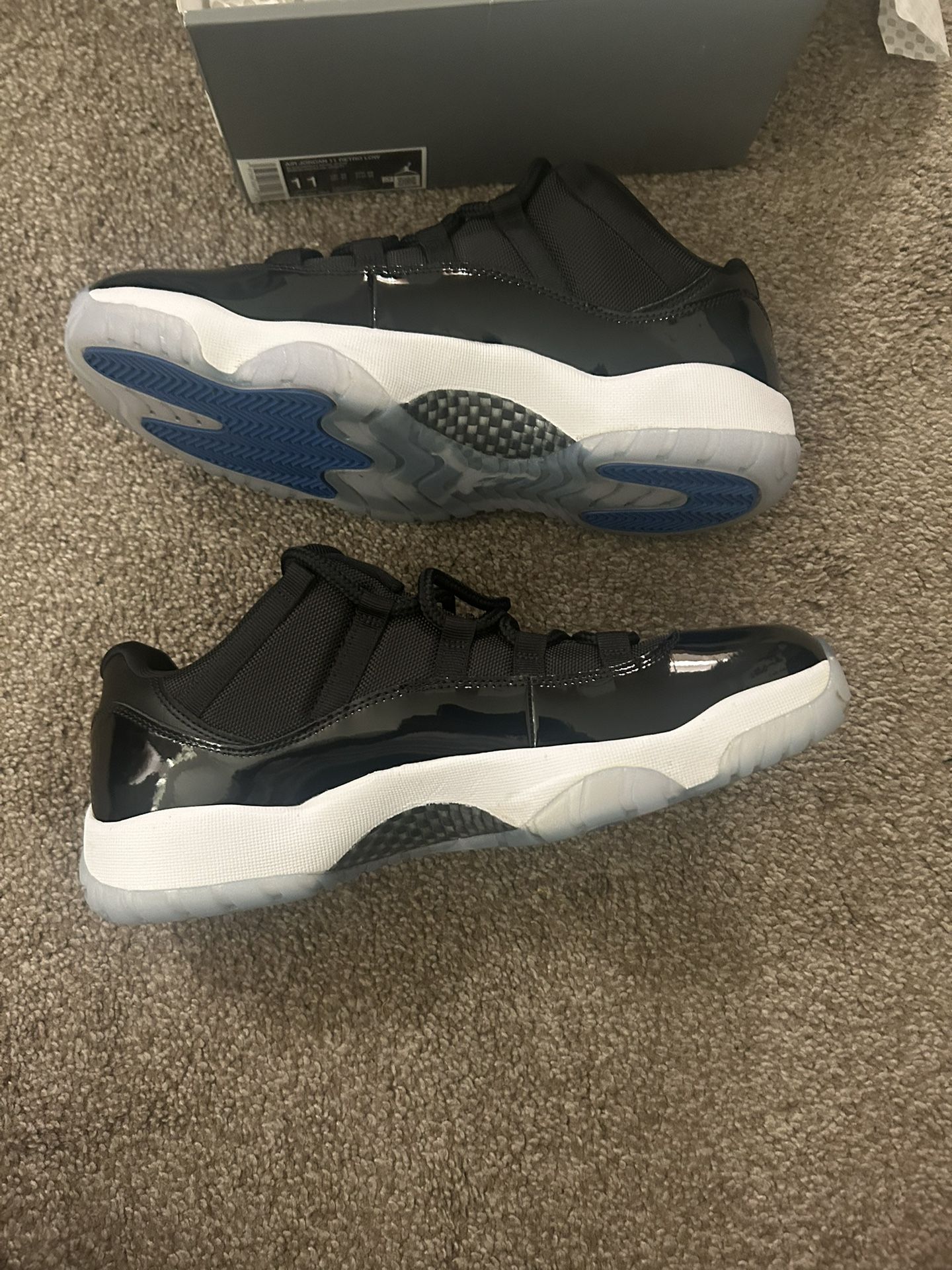 Jordan 11 Low Space Jam