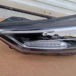 2019-2021 HYUNDAI TUCSON  LEFT LED OEM HEADLIGHT  