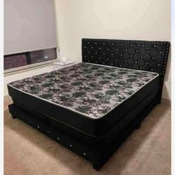 New King Bed Wht Matres For $400