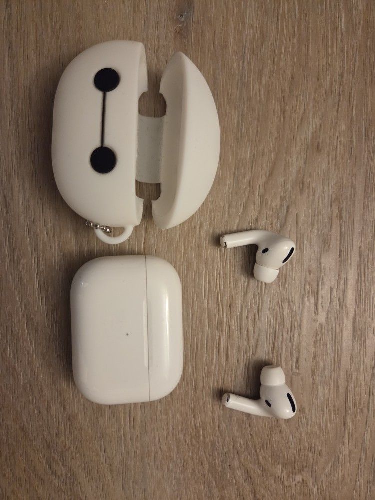 Apple AirPods Pro (1st Gen) with Charging Case + Baymax Case