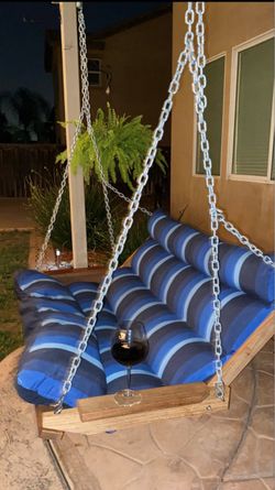 Outdoor patio swing chair
