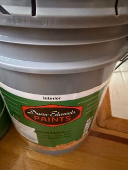 Dunn Edwards 5 gal. DEW 380 warm white eggshell finish