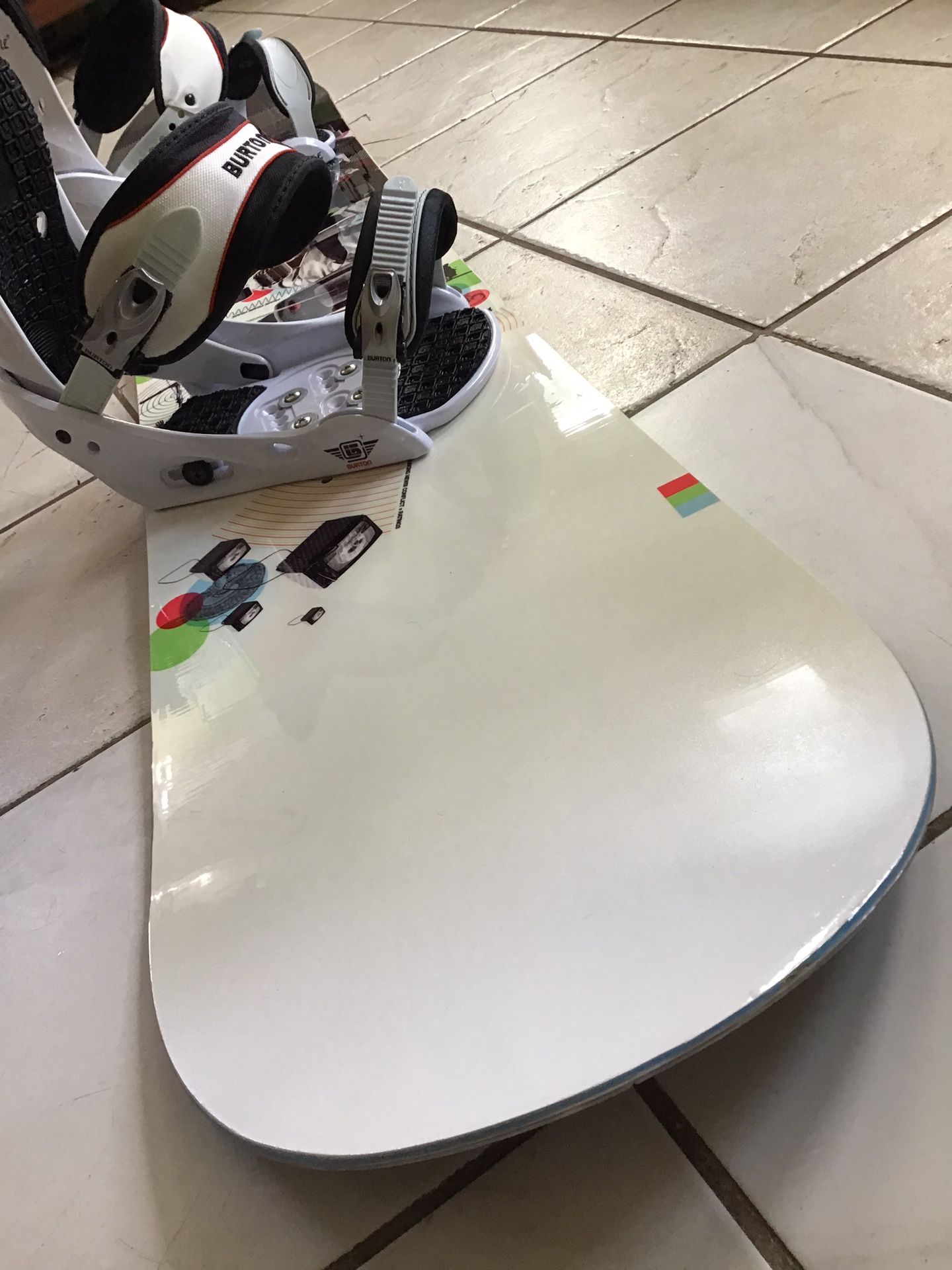 Snowboard 156 Wide Omatic with Large Burton Bindings