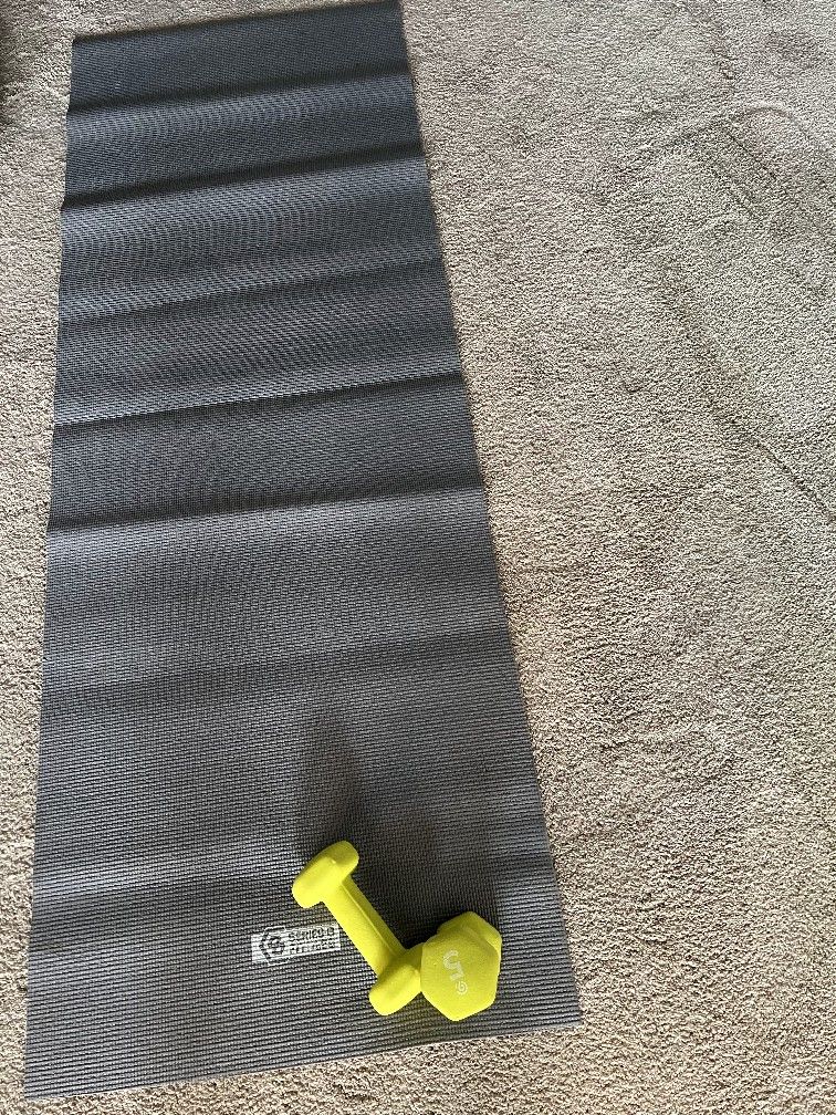 5 POUND DUMBELL SET & YOGA MAT