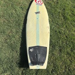 Tomo 5’2 Surfboard 