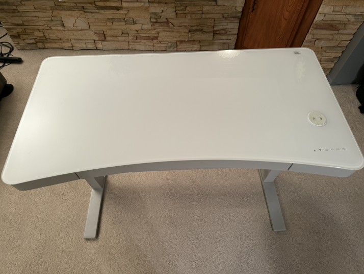 Tresanti adjustable Height Sit/Stand Tech Desk