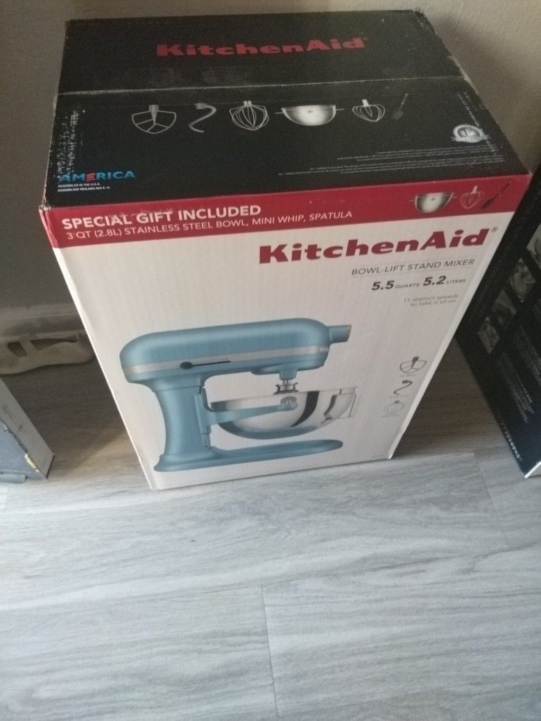 Kitchen Aid Mixer 5.5 Quart