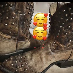 Billy studded Short Cowgirl Boots 81/2.   $80