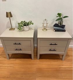 2-Drawer Nightstands (2)