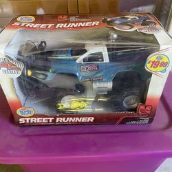 Remote Control Street Runner Battery Operated EX2000Cite Cross Country Truck