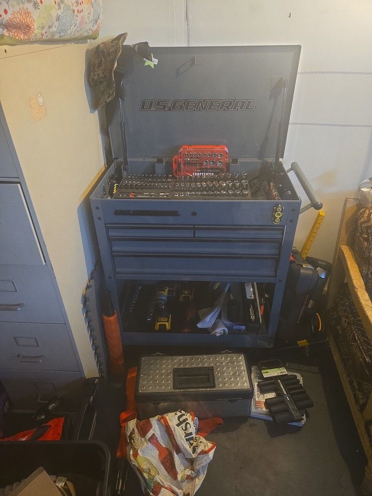 30 Inch U.S. General Tool Cart (TOOLS NOT INCLUDED)