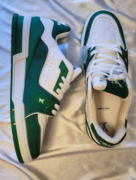 Men's Size 9.5 Sneakers