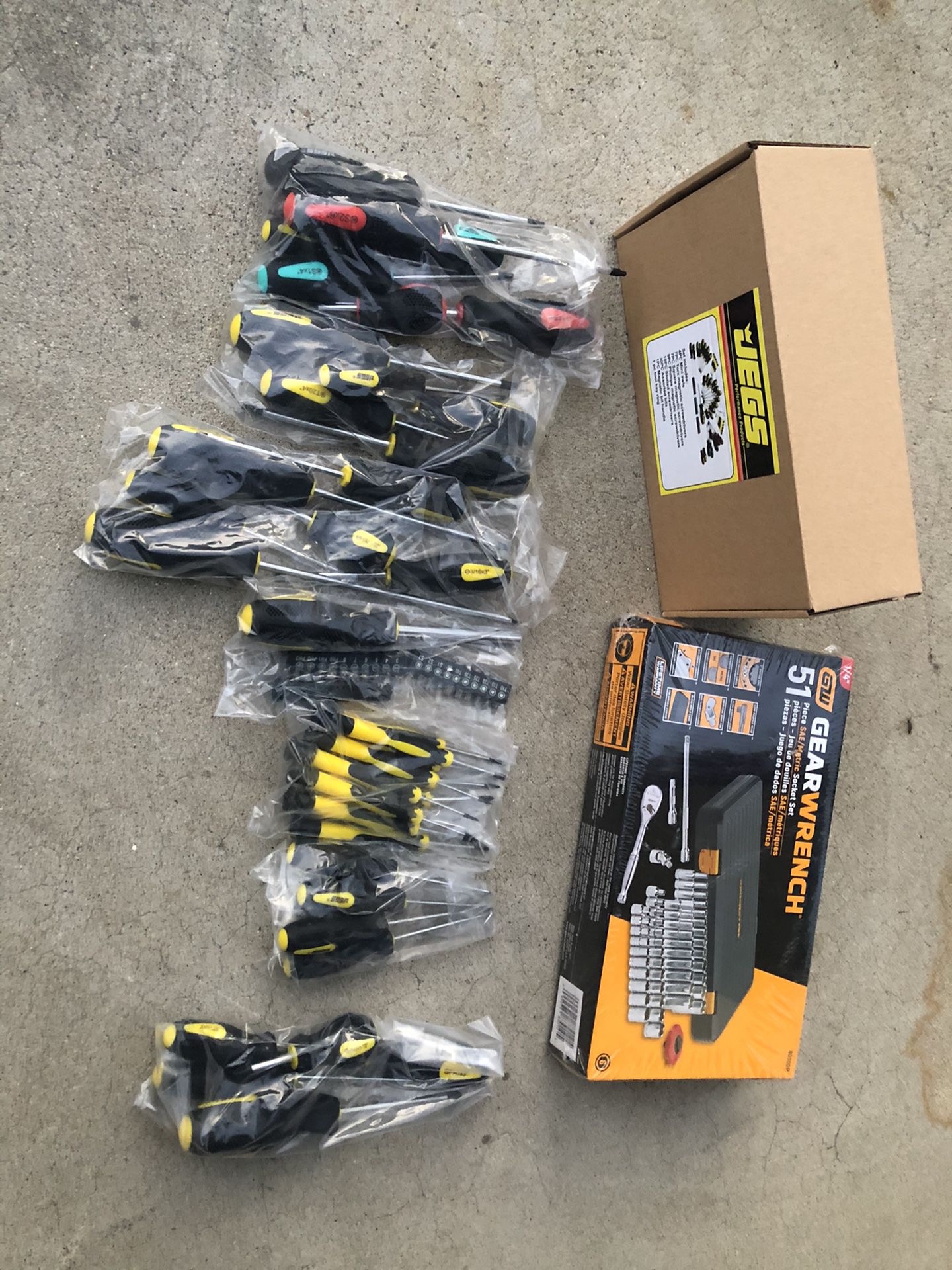New Tools , gear wrench set and Screwdriver set