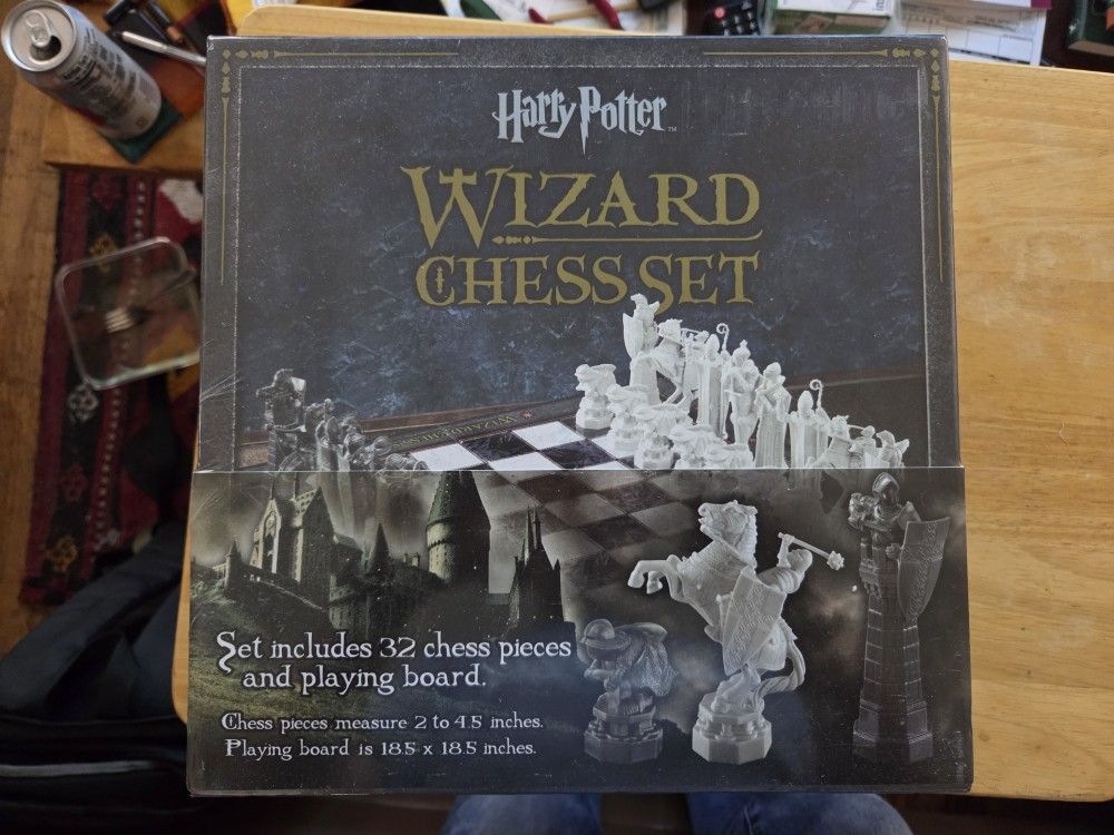 The Noble Collection NN7580 Harry Potter Wizard Chess Set