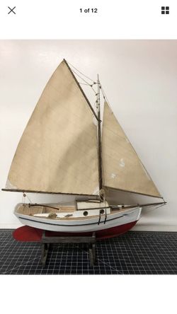 Red wooden boat Wilie